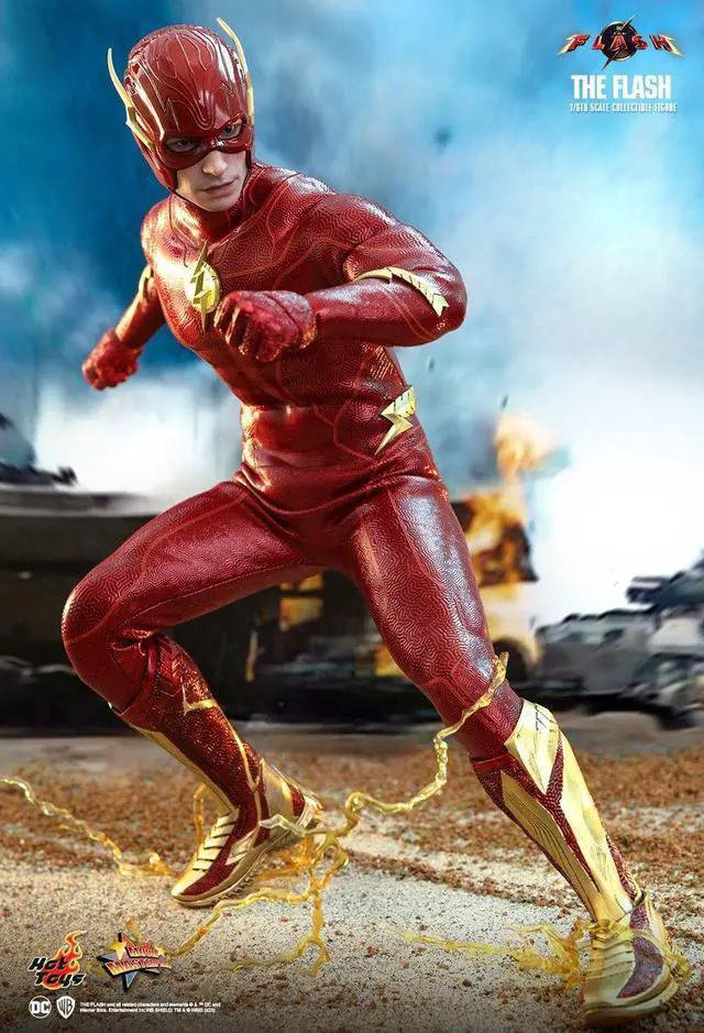 Alt view image 5 of 7 - Figure Hot Toys MMS713 - DC Comics - The Flash - Flash Standard Version