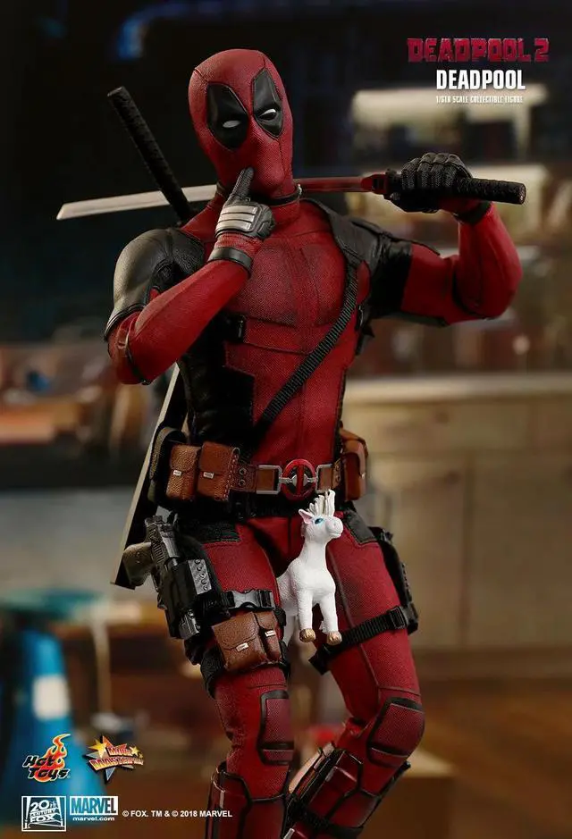 Alt view image 4 of 5 - Figure Hot Toys MMS490 - Marvel Comics - DeadPool 2 - DeadPool