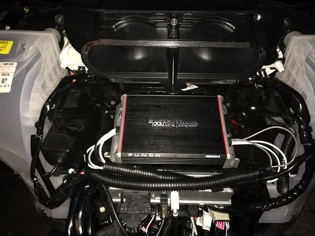 Main image of Amplifier Mount fits 2014 to Present Harley Davidson Batwing Wiring kit and amp Mount Compatible with Rockford Fosgate PBR400X4D or pbr300x2 or pbr300x4WILL NOT FIT 2013 & Older Bikes
