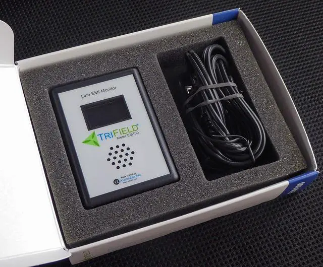 Alt view image 3 of 7 - Dirty Electricity Meter by Trifield - Model EM100 - EMI Power Line Noise Analyzer - Know Your Electricity @ Home, Office, Shop - Made in USA by Alphalab, Inc.