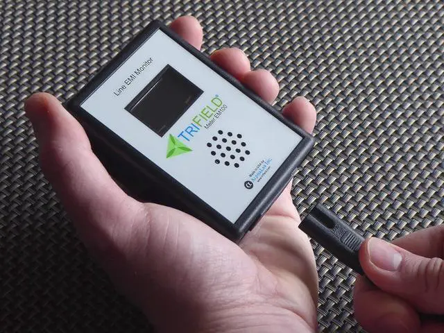 Alt view image 4 of 7 - Dirty Electricity Meter by Trifield - Model EM100 - EMI Power Line Noise Analyzer - Know Your Electricity @ Home, Office, Shop - Made in USA by Alphalab, Inc.