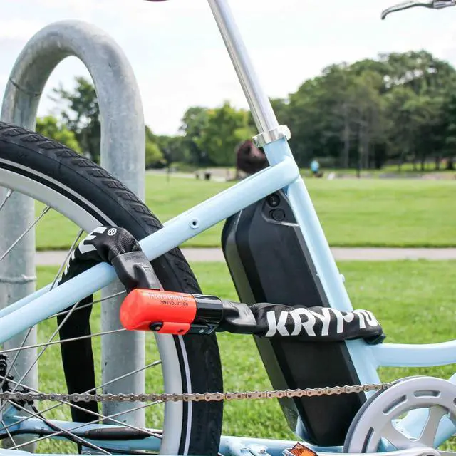 Alt view image 4 of 7 - 1016 Evolution 9.7 Pound Integrated Bike Chain - 5.25 ft Long 10mm Steel Chain with Keys for Bicycles; E-Bikes; Motorcycles; Scooters