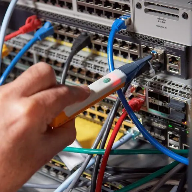 Alt view image 7 of 7 - Networks FIBERLERT-125 Fiber Optic Cable Tester and Detector