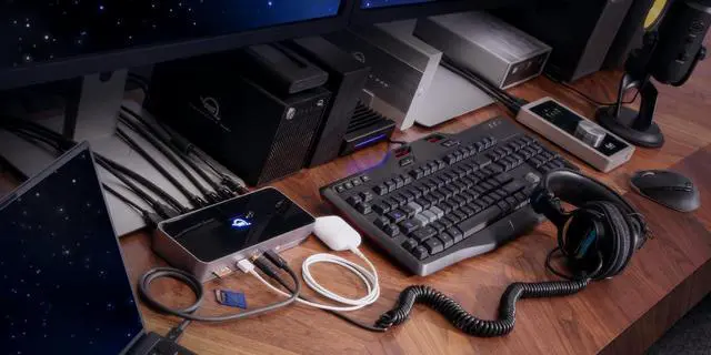Alt view image 6 of 6 - 11-Port Thunderbolt Dock, 96W charging, 8K display or two 5K displays, 3 x Thunderbolt, 4 x USB, GbE, Audio, SD, Compatbile M1/M2 Macs, Thunderbolt 3 Macs, Thunderbolt 4 PCs, and USB-C Devices
