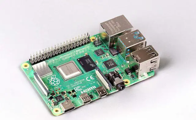 Alt view image 3 of 5 - Vilros Raspberry Pi 4 8GB Basic Starter Kit with Fan Cooled Heavy Duty Aluminum Alloy Case (Black Case)