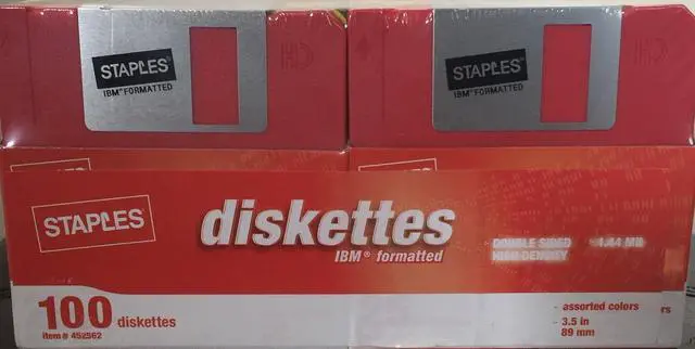 Main image of STAPLES 100 Pack Brand Floppy Disks (Diskettes)