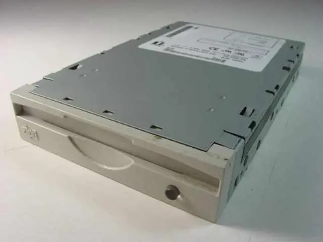 Main image of Z100 ATAPI IOMEGA Z100 ATAPI IOMEGA Z100 ATAPI