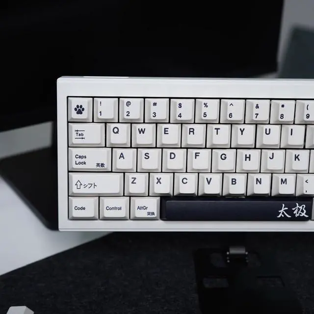 Main image of Gliging Black White Keycaps 133 Keys Cherry Profile Keycap DYE-Sub Suitable for 60/64/68/104 Mechanical Keyboard