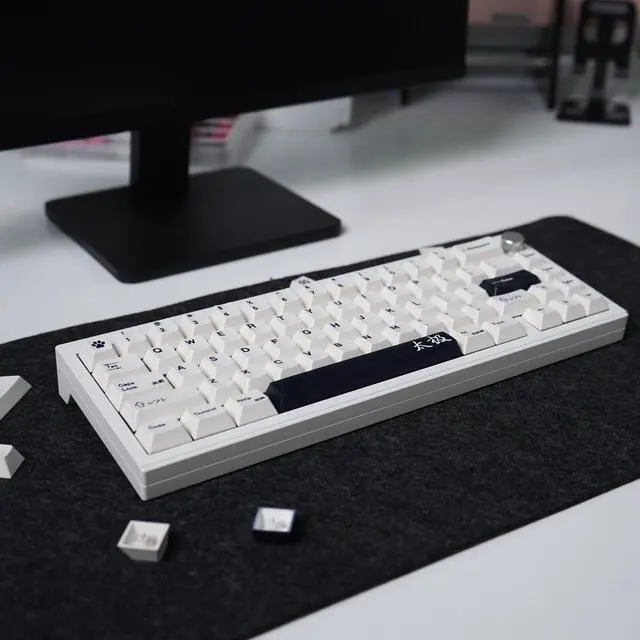 Alt view image 5 of 5 - Gliging Black White Keycaps 133 Keys Cherry Profile Keycap DYE-Sub Suitable for 60/64/68/104 Mechanical Keyboard