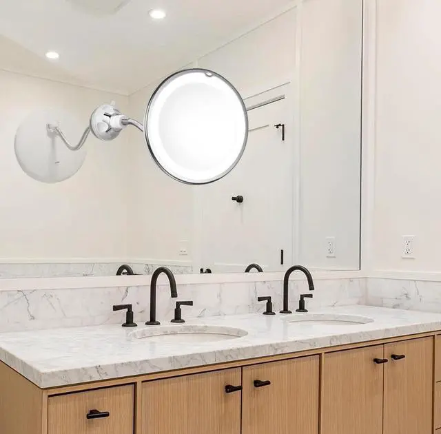 Alt view image 4 of 4 - KEDSUM Flexible Gooseneck 6.8" 10x Magnifying LED Lighted Makeup Mirror