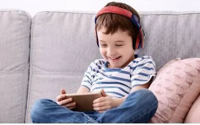 Alt view image 4 of 6 - eKids Spider-Man 3 Bluetooth Wireless Headphones