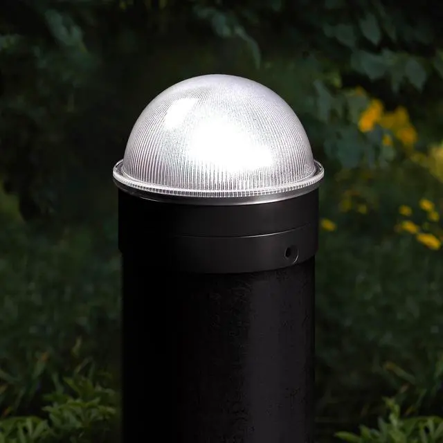 Main image of Classy Caps Black Chainlink Summit Solar Post Cap