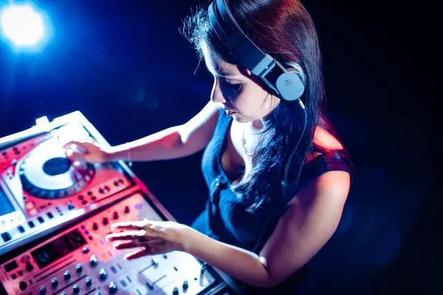 Alt view image 5 of 5 - Austrian Audio Hi-X50 Professional Closed-Back On-Ear Headphones