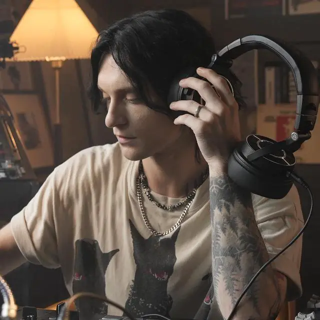 Alt view image 5 of 5 - OneOdio Monitor 60 Professional Studio Headphones - Recording Wired Over Ear Headphones, Hi-Res Audio, Soft Comfortable Earmuffs, 6.35mm Adapter for Tracking Mixing DJ Mastering Broadcast-Black