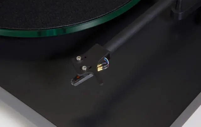 Alt view image 3 of 3 - NAD C 558 Turntable with OM10 Cartridge, Precision Belt Drive, Acrylic Platter, Speed Control, and Vibration Isolation -- High-Fidelity Vinyl Record Player