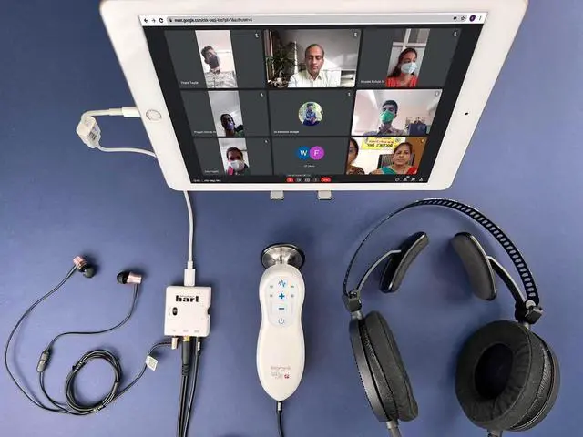Alt view image 5 of 5 - Maker hart MAI mini mobile audio interface good sound headphone output for zero-latency audio monitoring and playback