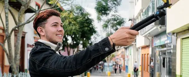 Alt view image 4 of 7 - JBL Quantum Stream Wireless USB-C Microphone  Portable 2.4 GHz Clip-On Mic With Charging Case