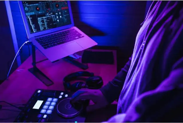 Alt view image 14 of 15 - VocoPro KJ-7808 RV Professional KJ/DJ/VJ Mixer with DSP Mic Effect, and Digital Key Control