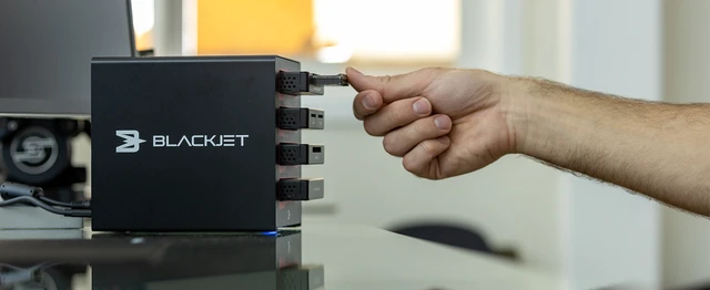 Alt view image 6 of 7 - BLACKJET TX-4DS 4-Bay Thunderbolt 3 Docking System
