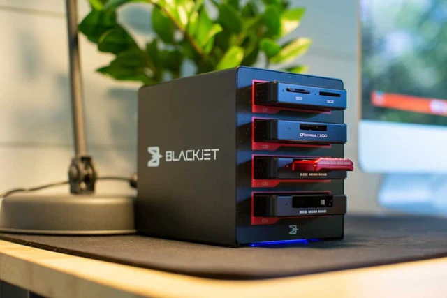 Alt view image 7 of 7 - BLACKJET TX-4DS 4-Bay Thunderbolt 3 Docking System