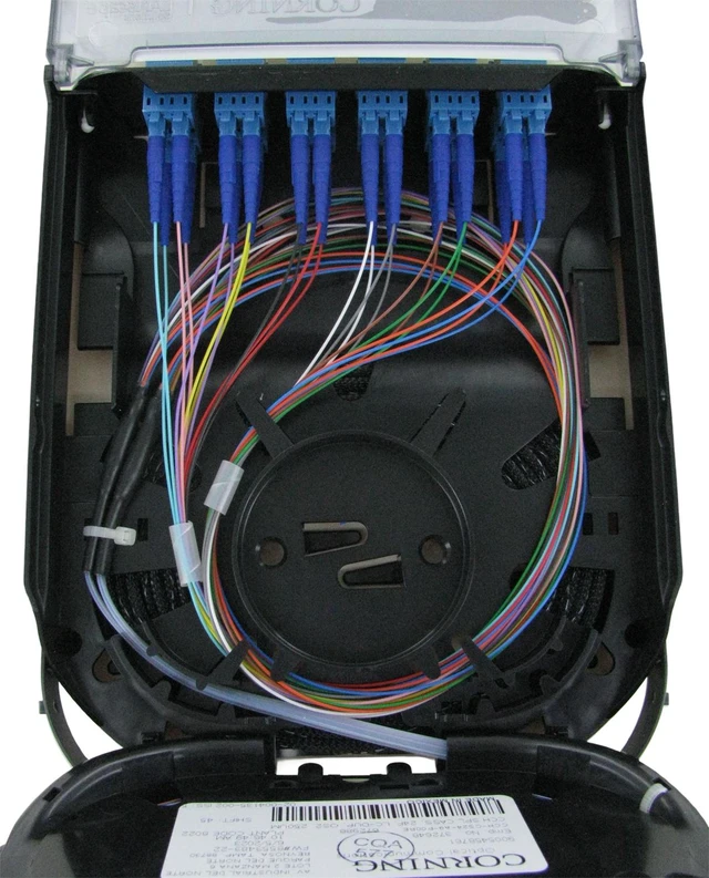 Alt view image 6 of 7 - Corning CCH-CS24-A9-P00RE CCH Splice Cassette, 24 Fiber, LC Duplex Singlemode (OS2), Single-Fiber (250 um)