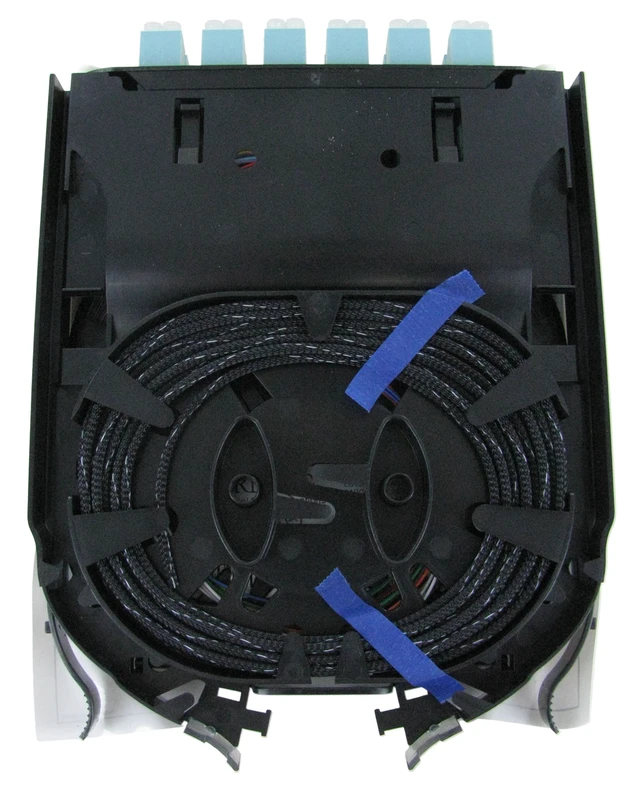 Alt view image 3 of 7 - Corning CCH-CS24-E4-P00QE Pigtailed Fiber Optic Splice Cassette, 24 Fiber, LC PC Duplex 50um Multimode (OM4), Single-Fiber (250 um)