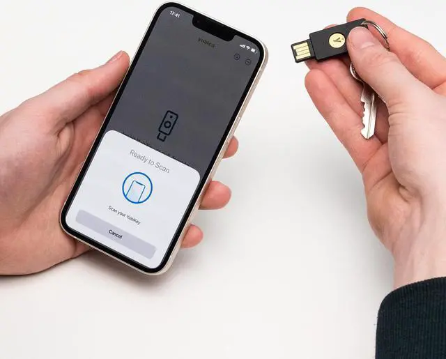 Alt view image 13 of 15 - Yubico YubiKey 5 NFC - Two factor authentication security key -  USB-A / NFC