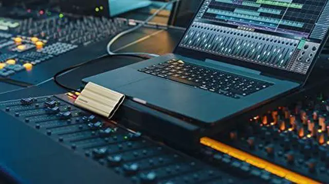 Alt view image 18 of 20 - Samsung - T7 Shield 1TB External USB 3.2 Gen 2 Rugged SSD IP65 Water Resistan...