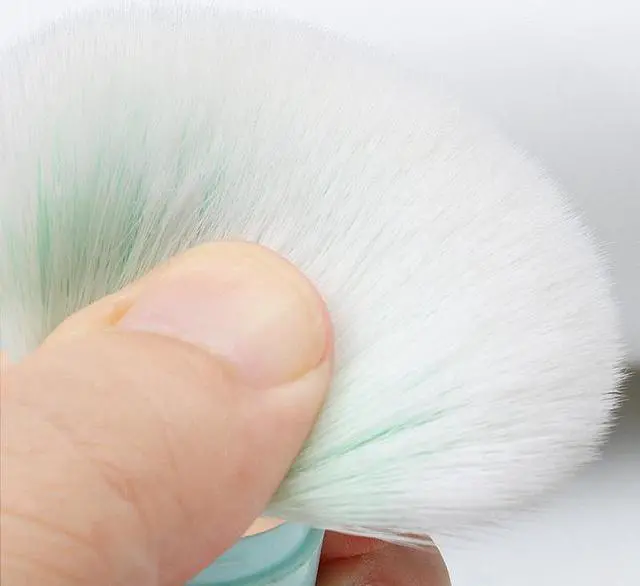 Alt view image 3 of 6 - Portable Capsule shape Mini Scalable Blush Brush with Plastic Cover Beauty Makeup Tool White