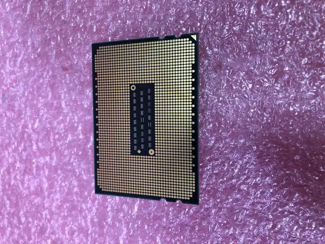 Alt view image 2 of 2 - 0S6234WKTCGGU 6234 2.4ghz CPU Processor Socket G34 12 Cores 2400mhz