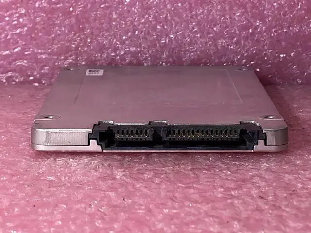 Alt view image 2 of 2 - Dell 3481G - Dell 200GB 2.5" SATA  6Gb/s Solid State Drive