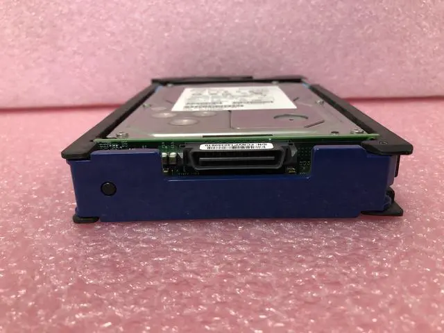 Alt view image 2 of 4 - 005050329 EMC 2TB 7.2K SAS 3.5 6G HDD VNX5100/53