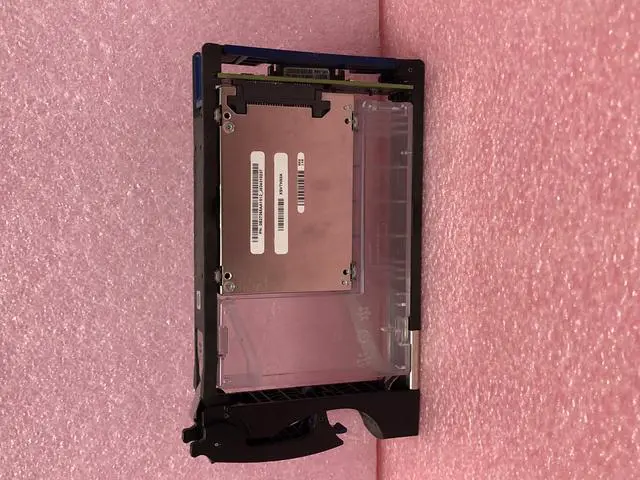 Alt view image 2 of 4 - 005050363 EMC 100GB SSD SAS 3.5 6G VNX5100/53