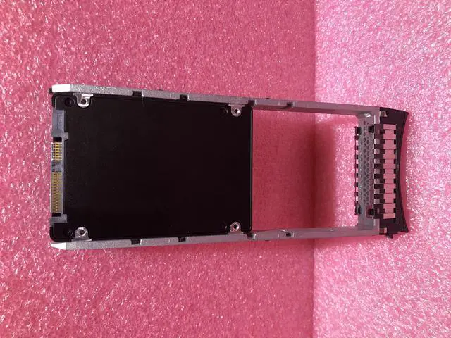 Alt view image 3 of 3 - 01LU847 IBM 3.84TB SAS 12G SSD