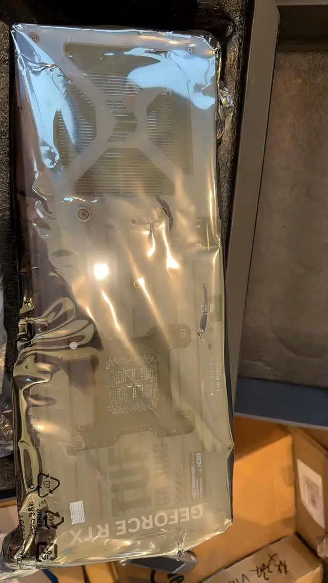 Alt view image 4 of 4 - ASUS TUF Gaming GeForce RTX 5090 32GB GDDR7 OC Edition TUF-RTX5090-O32G-GAMING PCI-Express 5.0 DLSS 4.0 Graphics Card