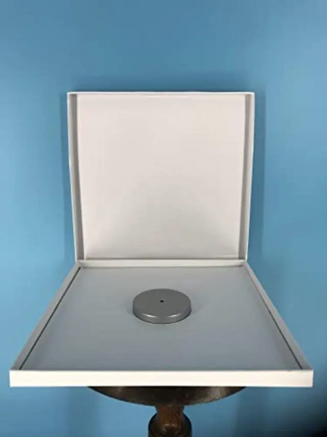 Main image of New RTM PYRAL LPR90 1/4" 3608' 1100m 10.5" Metal Reel Nab Hinged Box RMG/EMTEC Studio Mastering Tape R38520