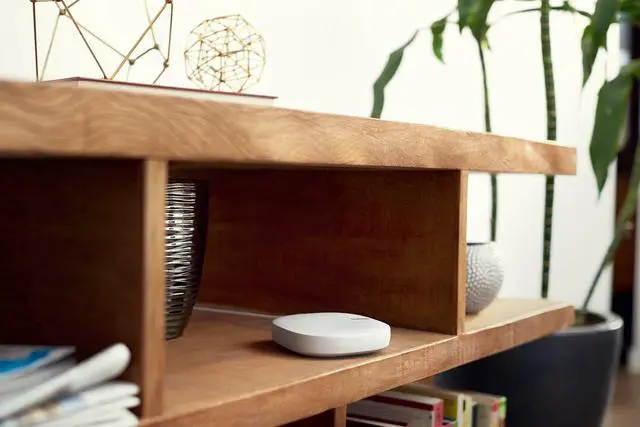 Alt view image 4 of 5 - Samsung ET-WV530B Single Connect Home Pro Router, White