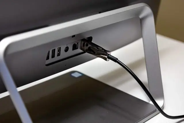 Alt view image 3 of 5 - Pacroban Fiber Optic USB Type-C to HDMI Cable - 4K 60Hz, Thunderbolt 3 Compatible, Long (25 feet)