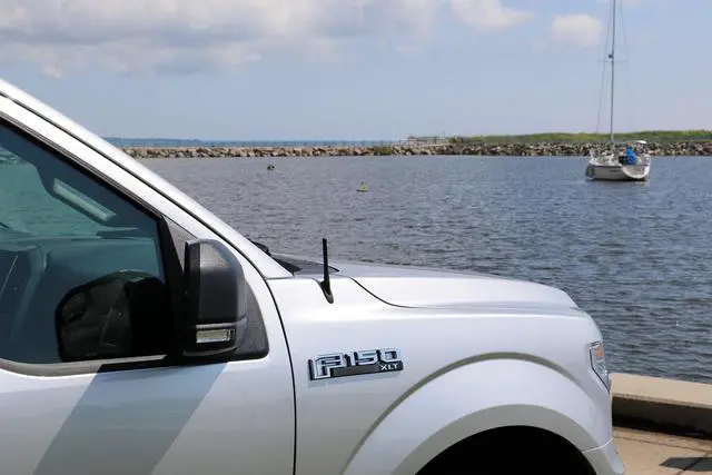 Alt view image 4 of 5 - Votex - Made in USA - 4 Inch Black Aluminum Antenna for Jeep Liberty (2002-2007)
