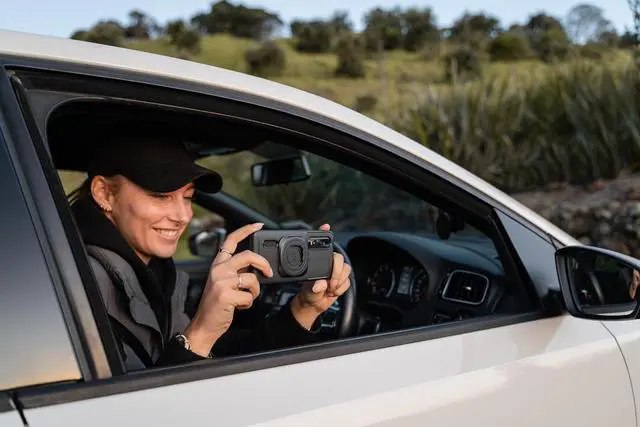 Alt view image 2 of 7 - Quad Lock MAG Universal Adaptor