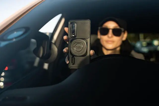 Alt view image 3 of 7 - Quad Lock MAG Universal Adaptor