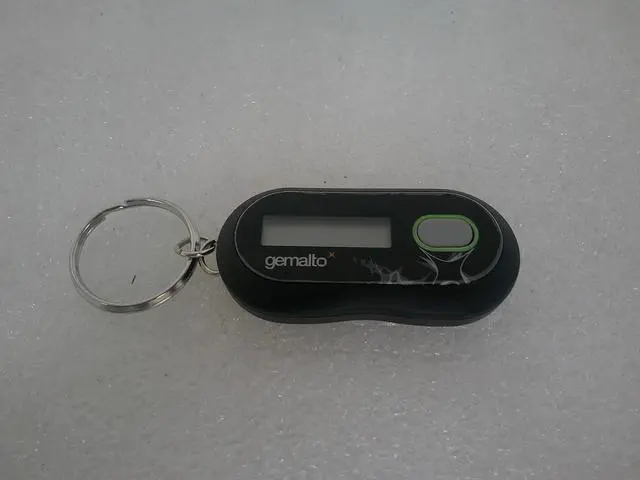 Alt view image 2 of 4 - Gemalto SafeNet OTP 110 One Time Password Hardware Tokens