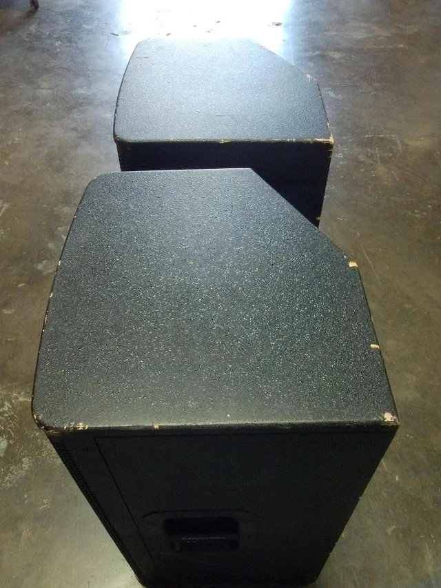 Alt view image 4 of 5 - Electro-Voice ELX115P-120V Powered Loudspeaker