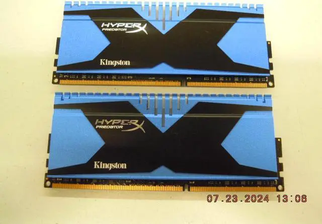 Main image of HyperX Predator 16GB (2 x 8GB) DDR3-2133 Desktop Memory Model HX321C11T2K2/16