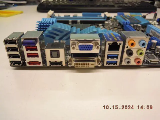 Alt view image 2 of 7 - Asus P8Z68-V PRO / GEN3 Z68 ATX Motherboard & I/O Shield | LGA1155 Supports I7 3770K