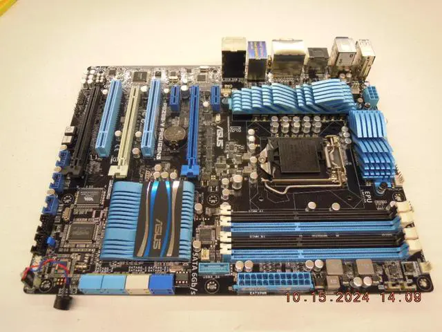 Alt view image 4 of 7 - Asus P8Z68-V PRO / GEN3 Z68 ATX Motherboard & I/O Shield | LGA1155 Supports I7 3770K