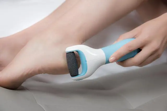 Alt view image 4 of 6 - Prospera Corporation PL023-B bYoung foot smoother Nail and Skin Shaper (1 device 1 Roller)