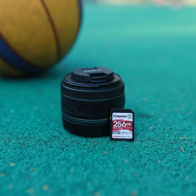 Alt view image 4 of 5 - Kingston Canvas React Plus 64GB SD Card | SDXC UHS-II | 300R/260W U3 V90 | Full HD/4K/8K | SDR2/64GB