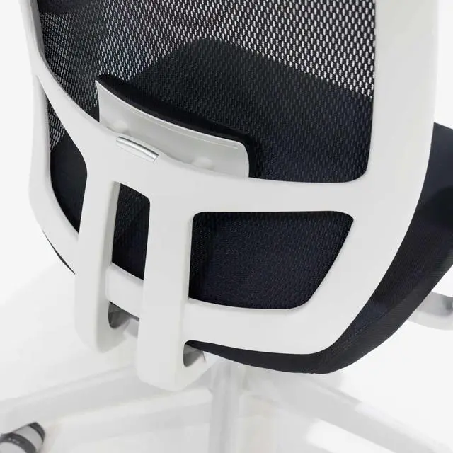 Alt view image 4 of 14 - Desky Luminous Mesh Chair