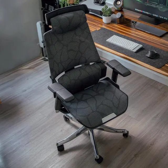 Alt view image 3 of 7 - Desky Vanguard Gaming Chair